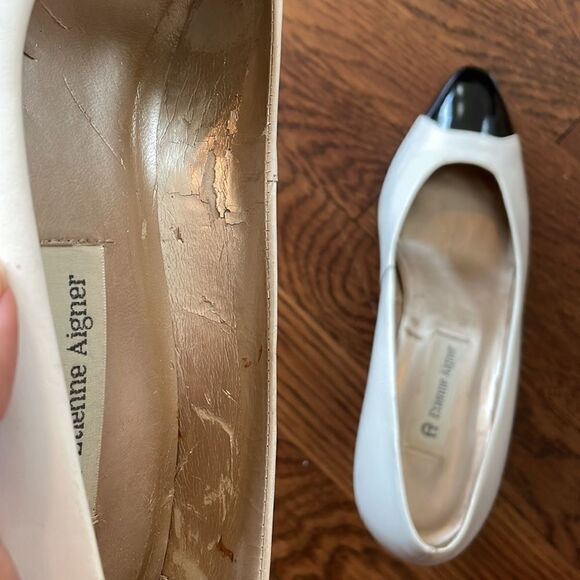 Etienne Aigner white & black Spectator pumps/heels - Picture 4 of 7